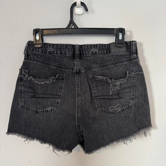AE crossover waist shorts // Size 6 - Picture 2 of 4